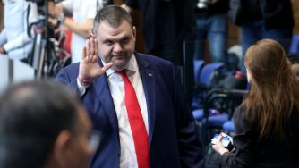 „Никакъв проблем със стабилността“: Пеевски дава пълна подкрепа на кабинета „Желязков“