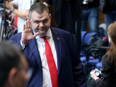 „Никакъв проблем със стабилността“: Пеевски дава пълна подкрепа на кабинета „Желязков“