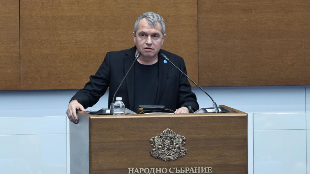 Вечерни новини: Борисов обяви завод за барут за 420 млн. евро; Две фирми в търга за разширяване на „Чирен“
