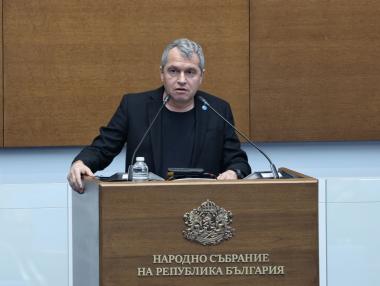 Вечерни новини: Борисов обяви завод за барут за 420 млн. евро; Две фирми в търга за разширяване на „Чирен“