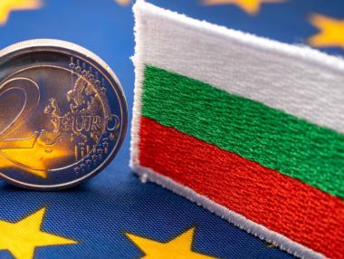 Икономистите на ДСК очакват положителен доклад за еврозоната