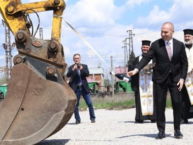 Започна строежът на интермодалния терминал във Волуяк