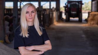 Да държиш вълка далеч от кошарата