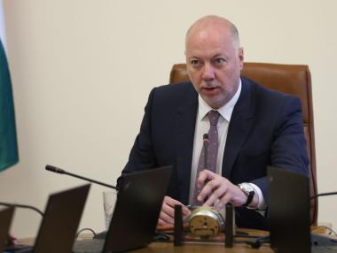 Кабинетът официално иска от ЕК да изключи военните разходи от дефицита