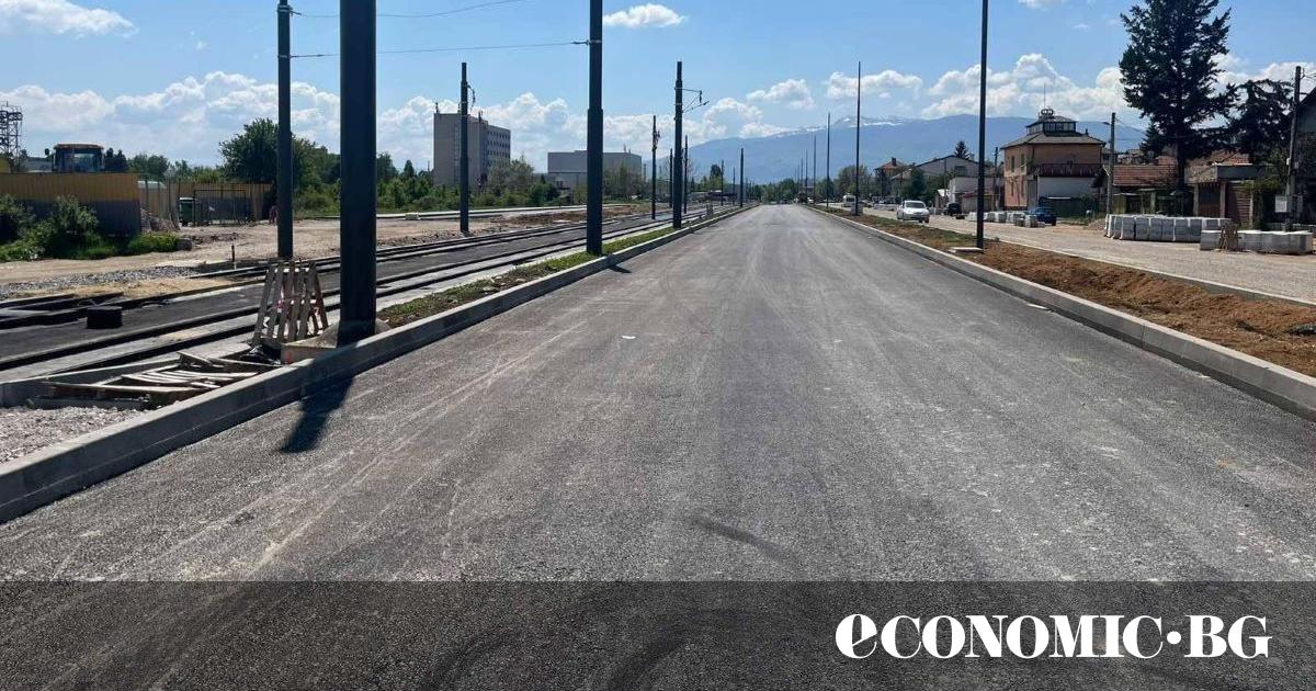 С бързи темпове напредва изграждането на бул. Рожен“, който се