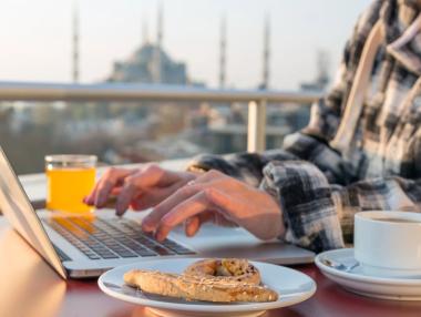 Високите цени на храната отблъскват туристите от Истанбул