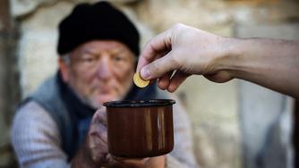 Кои са бедни в България?