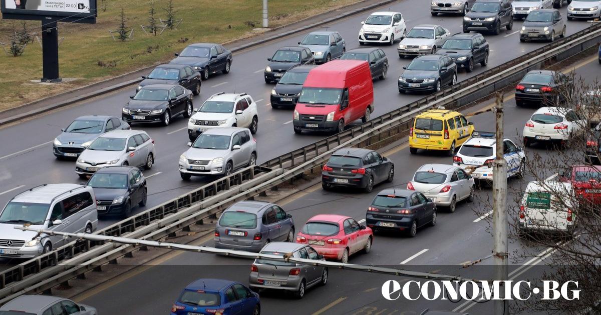 Почти всеки втори работещ в София използва личен автомобил, за