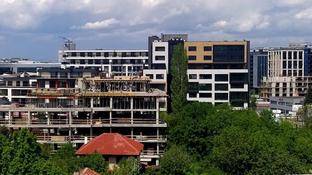 Вечерни новини: Имотите - „пералня“ за пари преди еврото; Депутатите приеха бърза писта за ВЕИ проекти