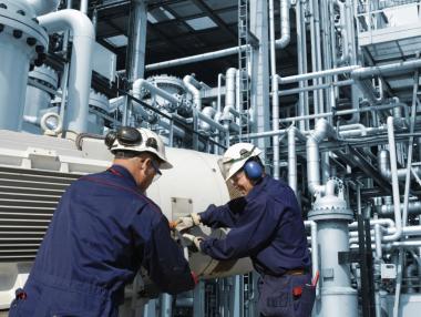 Вечерни новини: Българската индустрия с пореден огромен спад; България предоговаря енергетиката в ПВУ