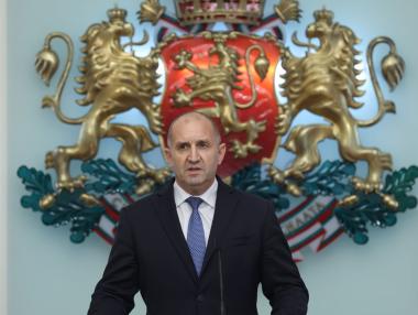 Президентът внася в парламента предложение за референдум за еврото