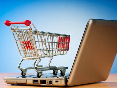 Кой, какво и защо (не) пазарува онлайн в България?