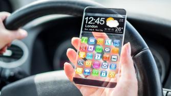 Apple вдига цената на iPhone, обещавайки революционен смартфон