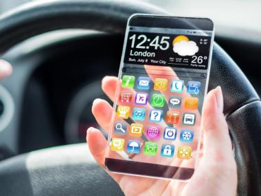 Apple вдига цената на iPhone, обещавайки революционен смартфон