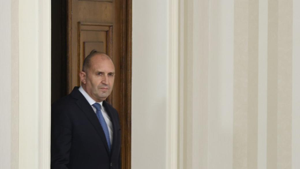 Вечерни новини: Президентът внесе референдума за еврото; Две жалби срещу спрения търг за „Чирен“