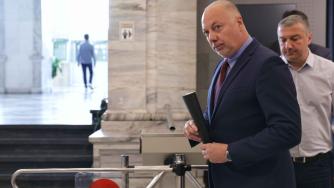 За тежест пред ЕС: Депутатите ще подписват позиция за еврото