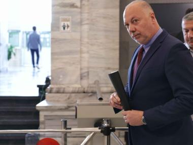 За тежест пред ЕС: Депутатите ще подписват позиция за еврото