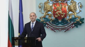 „Погазване на Конституцията“: Радев реагира остро на отхвърления референдум за еврото