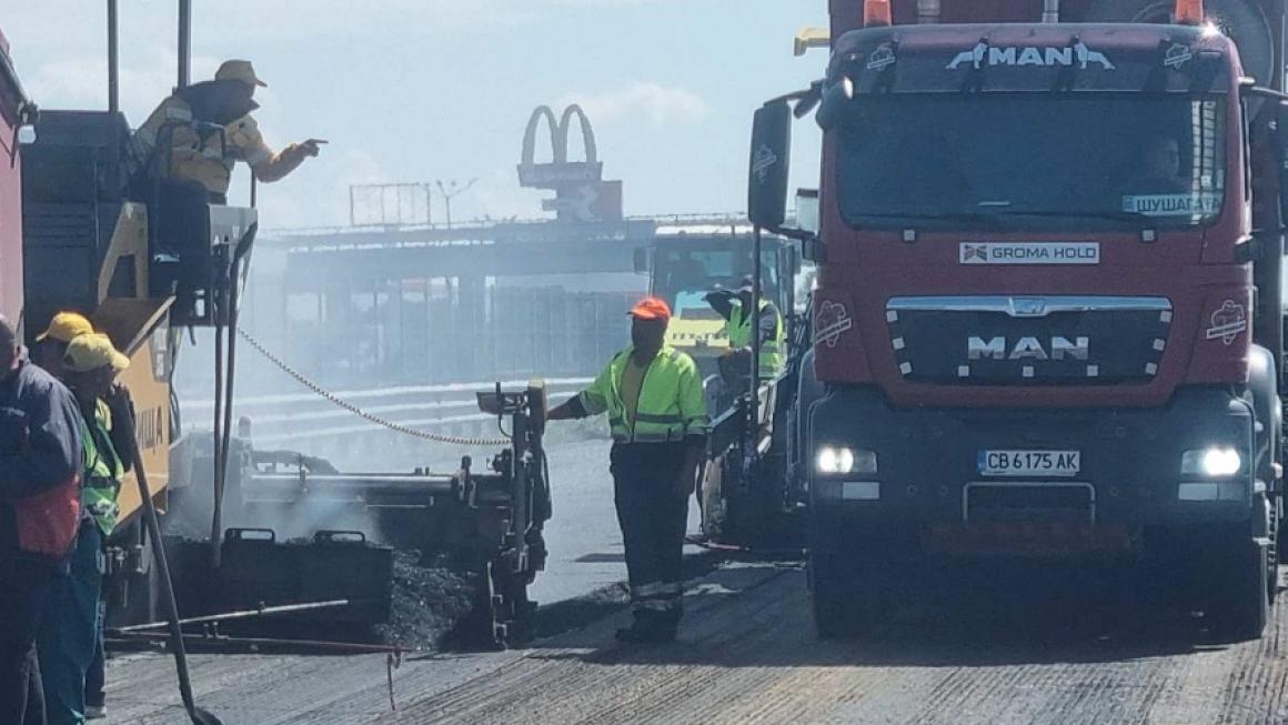 Галерия :: Снимка 3 :: Как вървят ремонтите по „Тракия“ (галерия)}