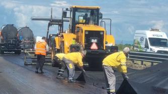 Как вървят ремонтите по „Тракия“ (галерия)