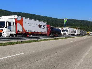 11 пункта ще ловят чужди камиони без платени тол такси