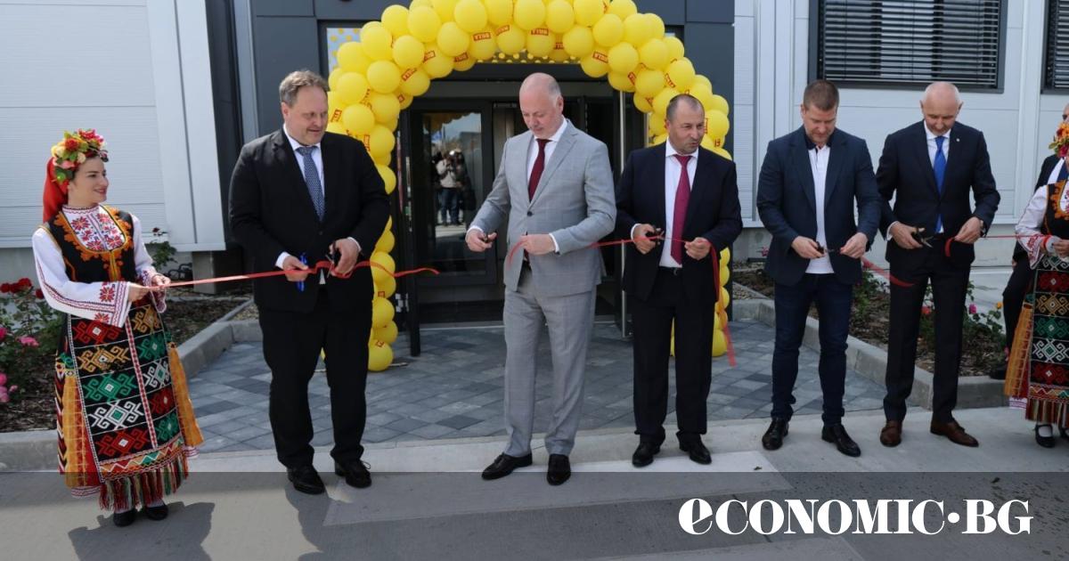 Prime Minister Rosen Zhelyazkov officially opened the new logistics base