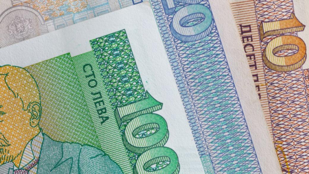 Спестяванията на българите продължават да растат стремглаво