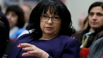 Вечерни новини: МФ ще бори фалшивите новини за еврото; Жилищата в София поскъпват рекордно