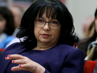 Вечерни новини: МФ ще бори фалшивите новини за еврото; Жилищата в София поскъпват рекордно