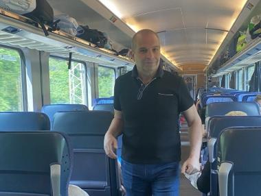 Караджов обеща чисти влакове с бистра и работещи климатици