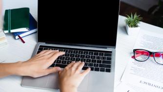 Работещите вече могат да проверяват в НАП своите заплати в евро