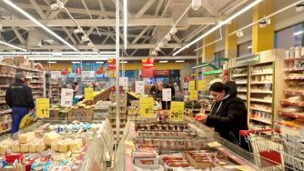 Вечерни новини: Регулаторите „безпощадни“ към спекулата покрай еврото; Българската икономика расте