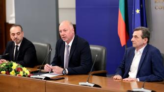 Вечерни новини: Премиерът каза кога може да растат цените след еврото; Визите за САЩ падат?