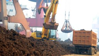 Недостигът на редкоземни елементи заплашва автомобилната индустрия