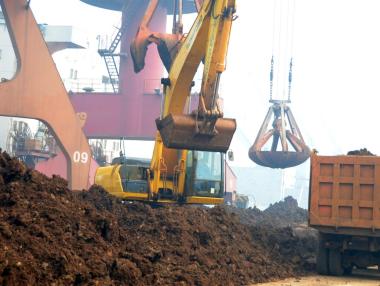 Недостигът на редкоземни елементи заплашва автомобилната индустрия