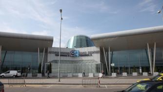 Транспортното министерство затяга контрола върху летищата заради лошо обслужване