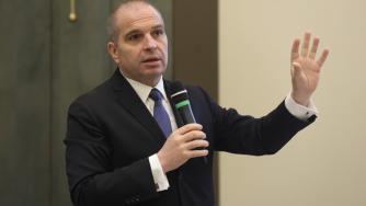 Караджов: Разделянето на жп мрежата изглежда като монопол, но не е