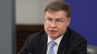 Домбровскис: Няма да има спънки с приемането на еврото в България