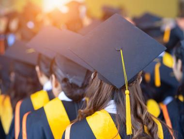 САЩ възобновяват студентските визи, но с изисквания за социалните мрежи