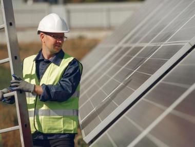 OMV Petrom купува 50% от фотоволтаичния парк „Габаре“