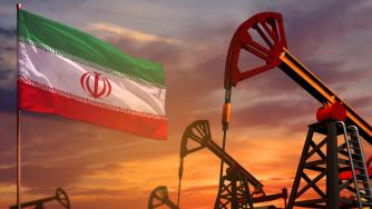 Петролът поевтиня рязко след „примирието“ на Тръмп