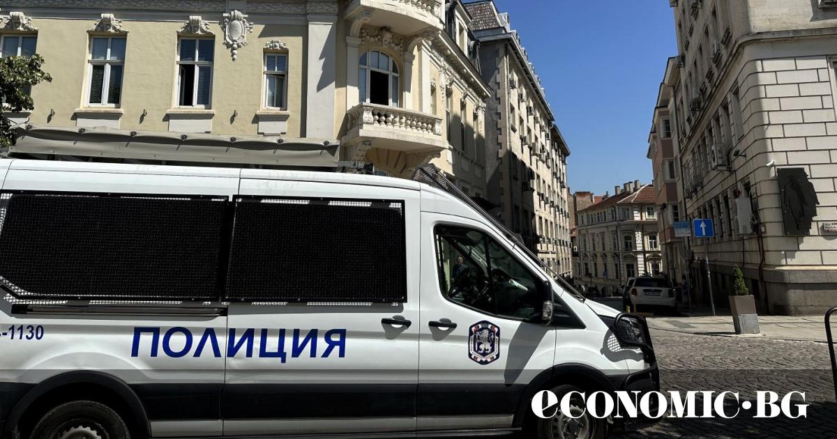 Служители на Антикорупционната комисия са влезли на проверка в Столична