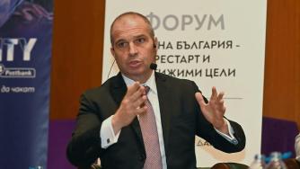 Министър Караджов: Три нови жп тунела ще свържат Северна и Южна България