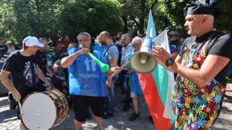 Общинарите в София одобриха 300 лв. увеличение на заплатите в градския транспорт