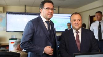 Министри се похвалиха с 20 обезопасени пътни отсечки за 3 месеца