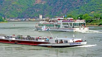 Горещините в Германия затрудняват превоза на товари през Рейн