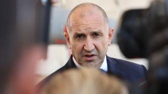 „Да си внесем и депутати за 500 лв.“