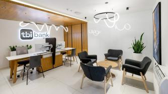 Какъв е профилът на обичайния клиент със спестявания?