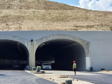 Отсечката Мездра – Ботевград е частично отворена за движение