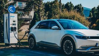 Зарядните станции Eldrive напускат бензиностанциите на OMV